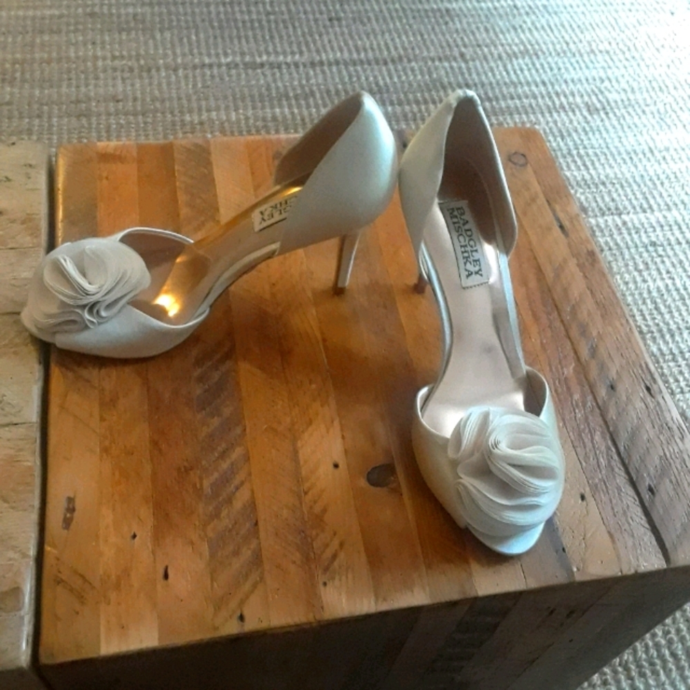 Badgley Mischka size 5 1/2 heels worn once